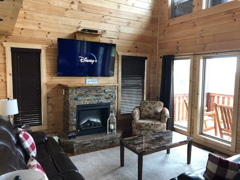 Luxury Mountain View above Dollywood HotTubResPool