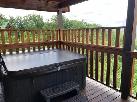 Luxury Mountain View above Dollywood HotTubResPool