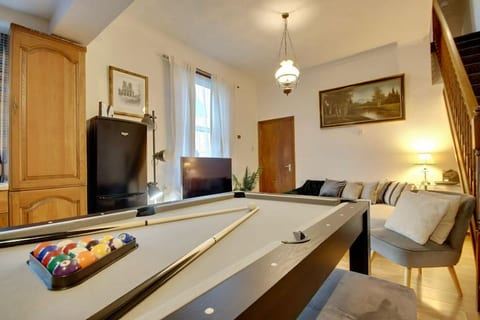 Portsmouth Maisonete 5 beds, Pool and Tennis Table