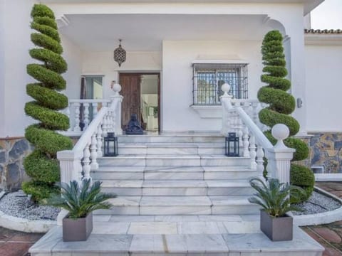 Stunning 6Bedrooms villa Marbella with spa