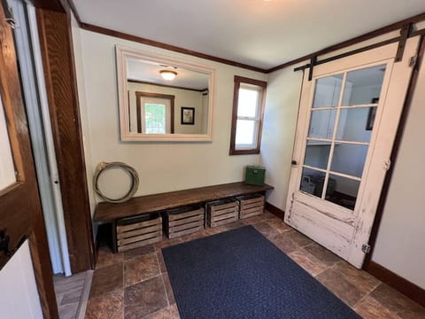 Farmhouse 5 beds, 2 baths Farmstay in Byron Center