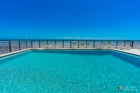 Exquisite Oceanfront Community Pool!