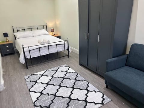 Hotel Like Stay - next to St George’s Hospital