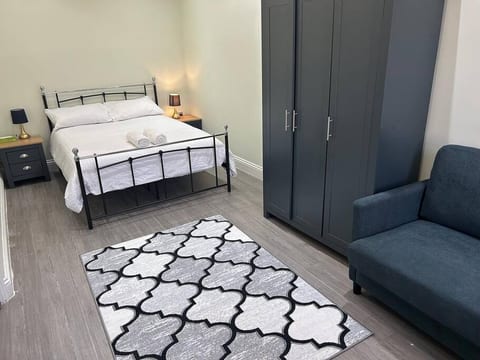 Hotel Like Stay - next to St George’s Hospital