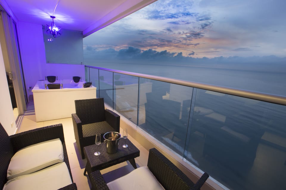 34th Floor Private Jacuzzi Terrace