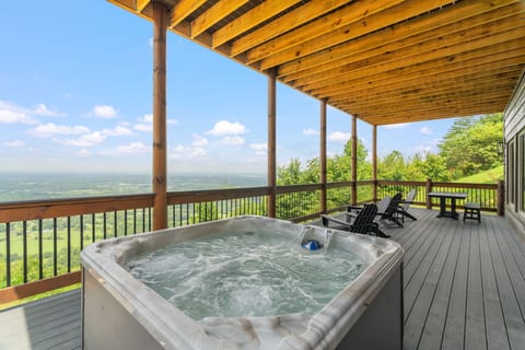 Lower Level Deck (Hot Tub)