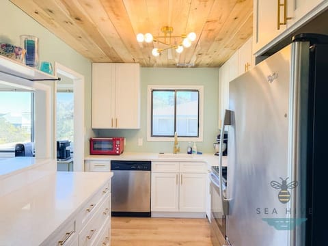 Private Condo | Ocean + Pool Getaway for 8