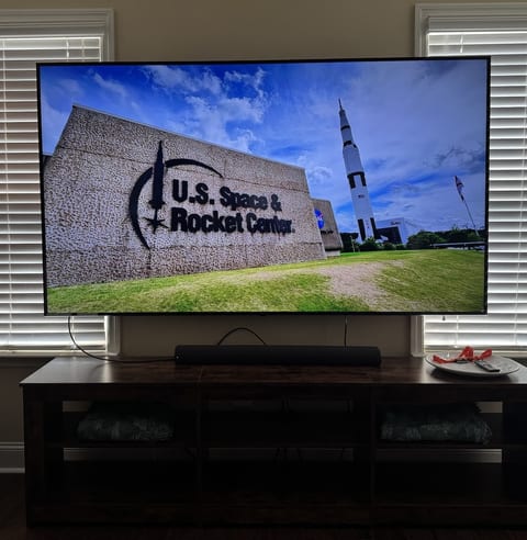86" LG TV
Catch up with all of your favorite shows on your streaming apps!
