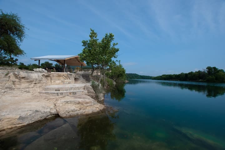 ¡Cabaña 1 de 7 en el Riv Resort! - Uvalde