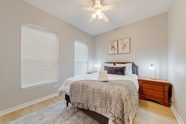 Stylish Villa in Watersong -4bd/3ba, Pool & Spa - Davenport Stylish Villa in Watersong -4bd/3ba, Pool & Spa - Davenport
