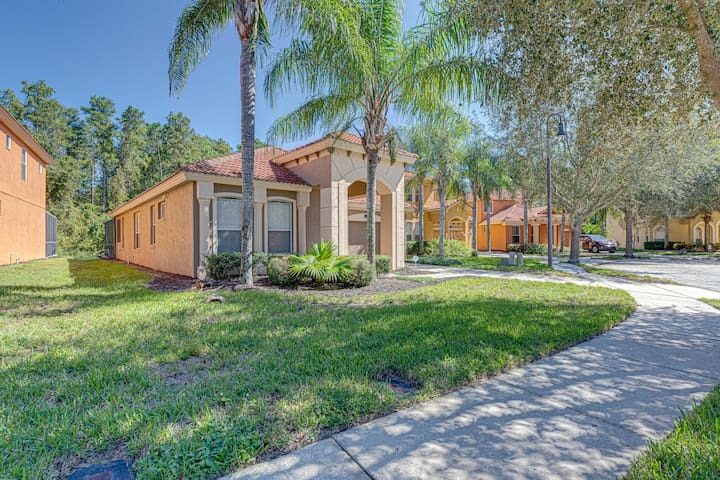 Stylish Villa in Watersong -4bd/3ba, Pool & Spa