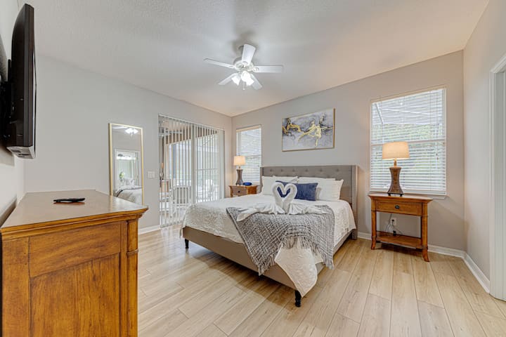 Stylish Villa in Watersong -4bd/3ba, Pool & Spa