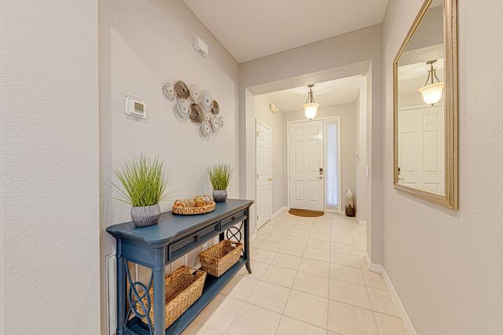 Stylish Villa in Watersong -4bd/3ba, Pool & Spa