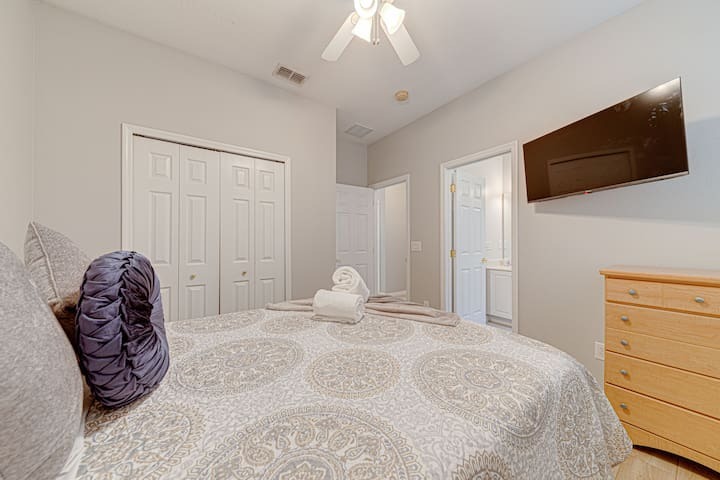 Stylish Villa in Watersong -4bd/3ba, Pool & Spa
