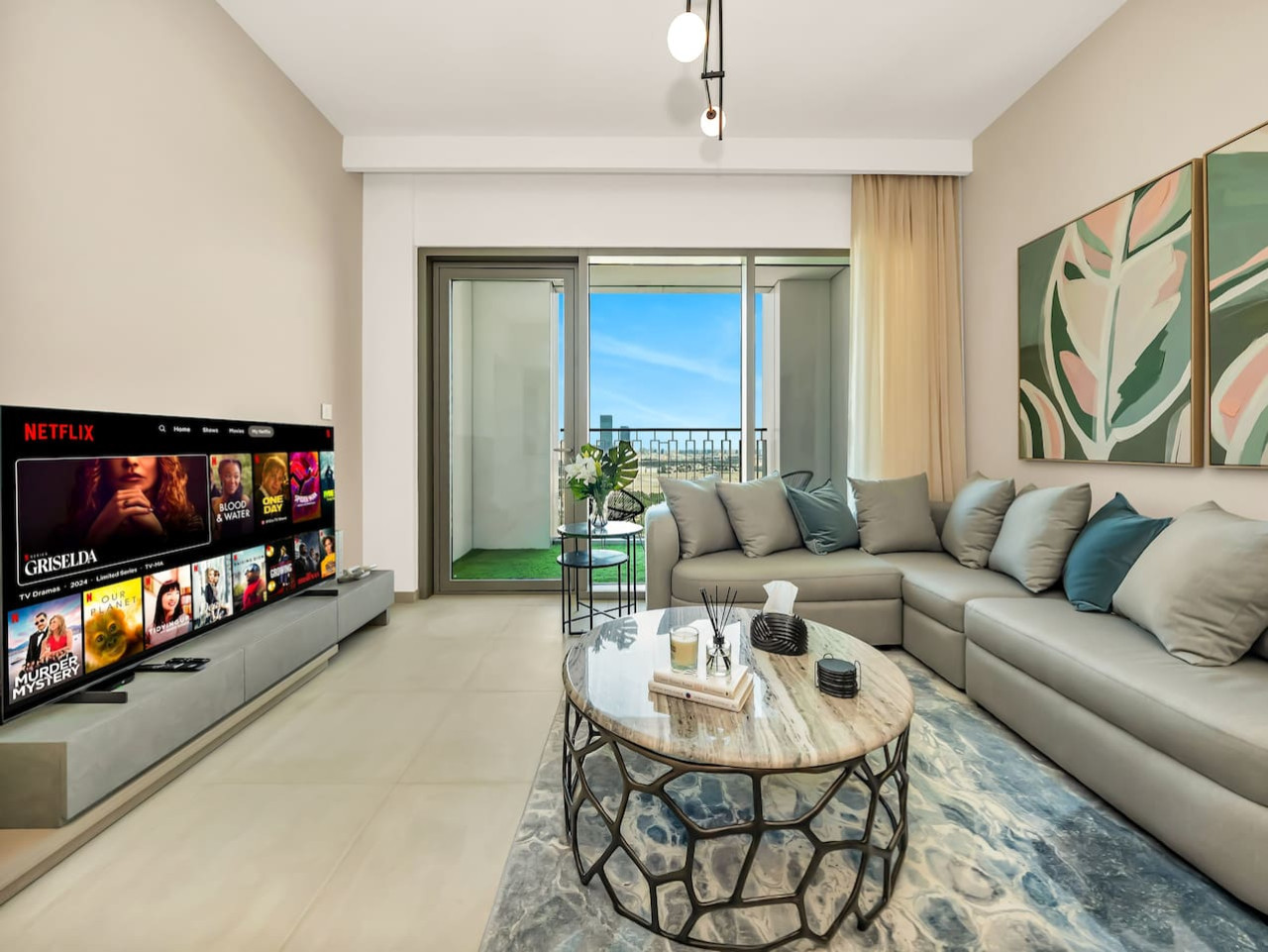 lux-2br-centered-btwn-difc-and-dt/