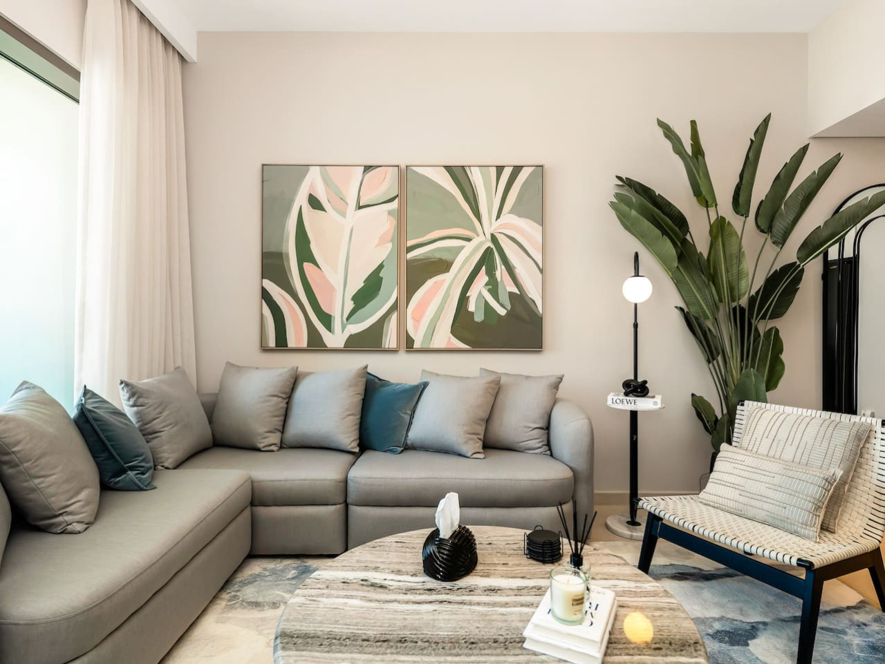 lux-2br-centered-btwn-difc-and-dt/