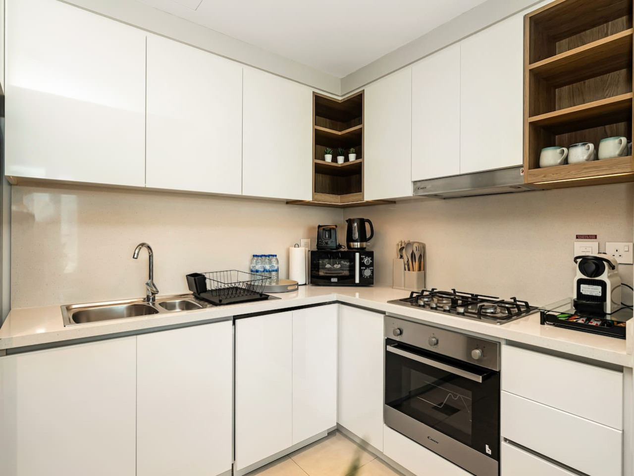 lux-2br-centered-btwn-difc-and-dt/