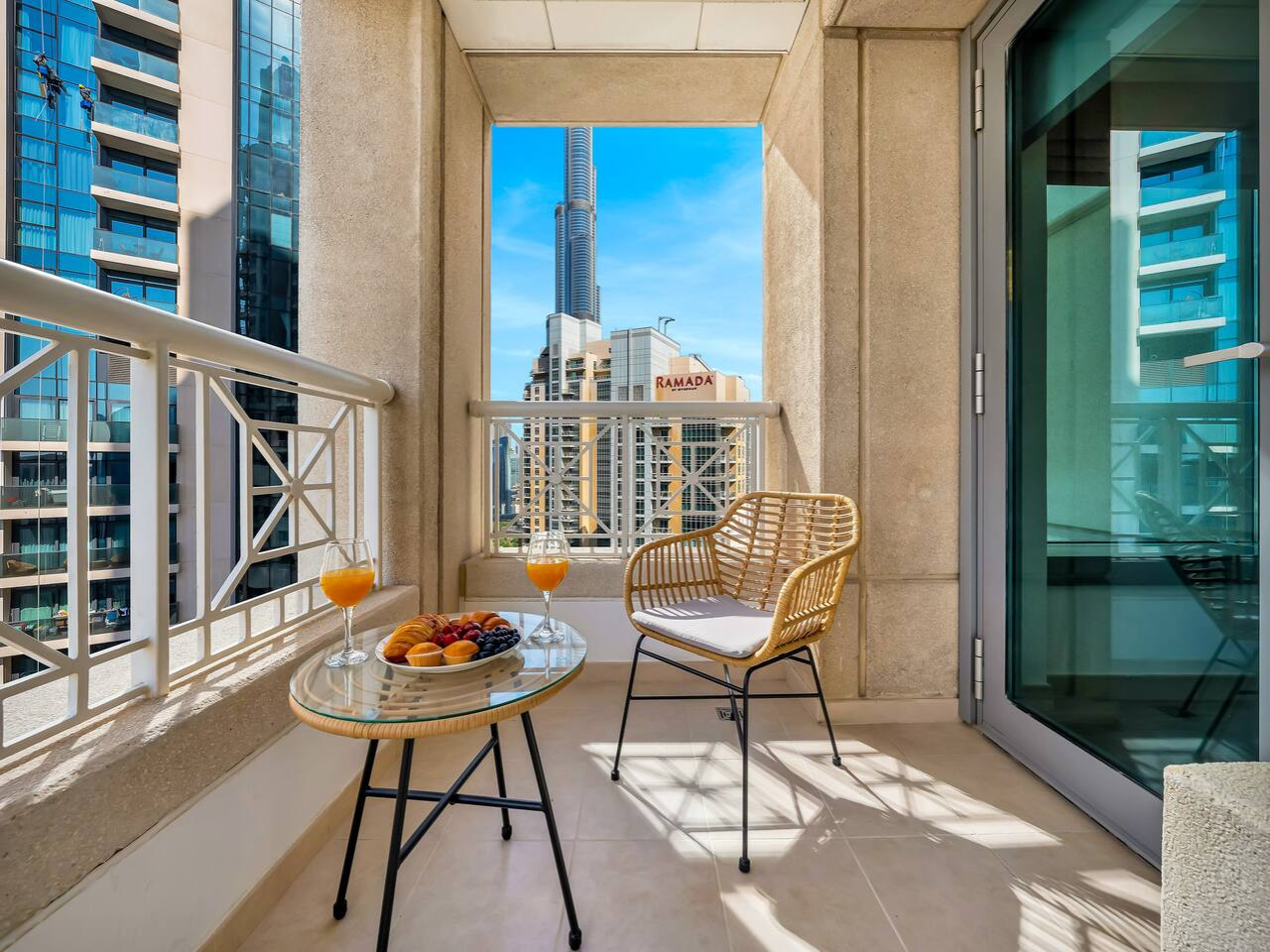 3br+gaming-or-burj-khalifa-view/