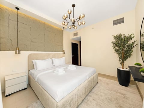 2BR with Mini-Golf in DT Dubai | Burj Khalifa