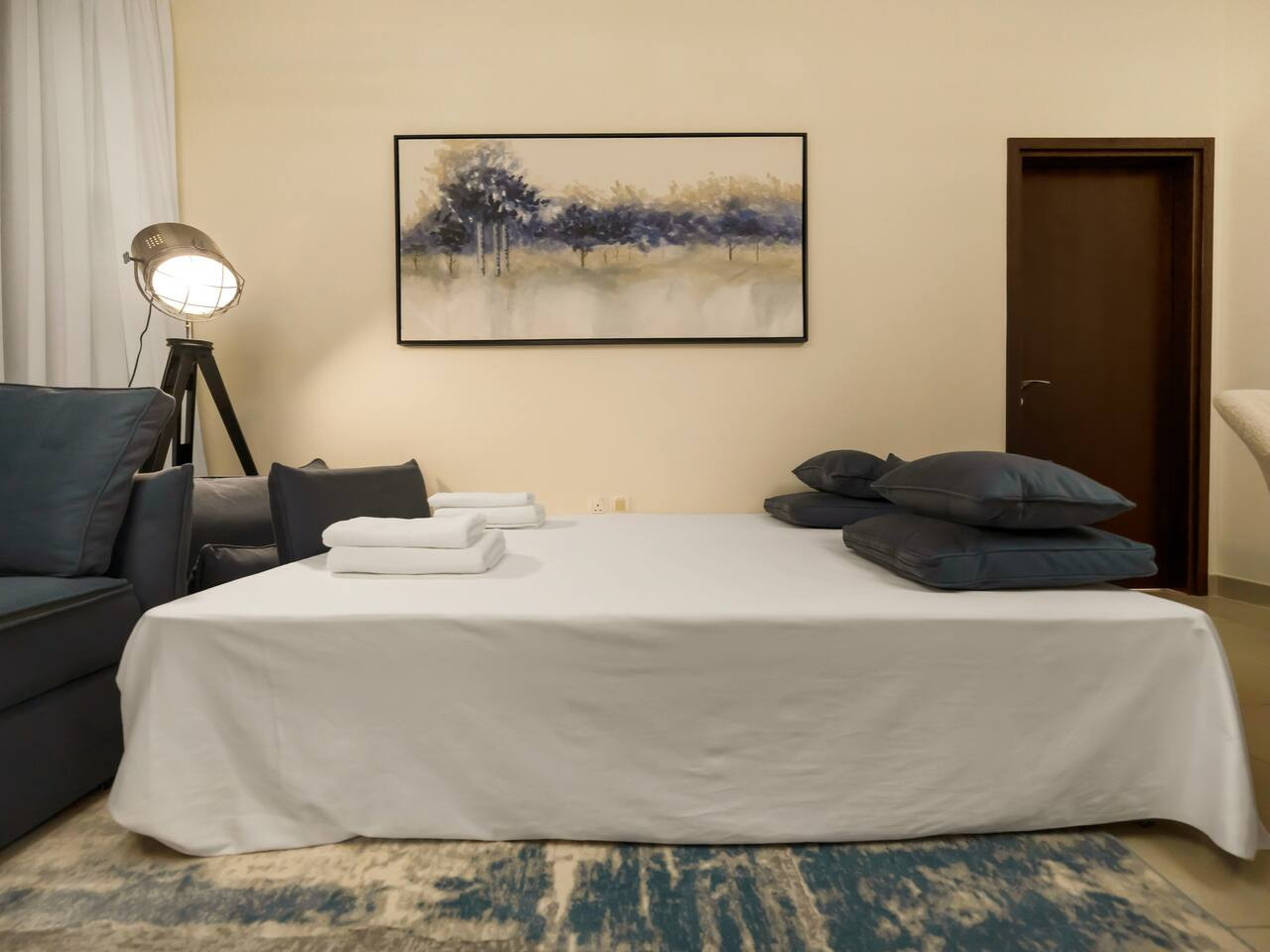 2br-with-mini-golf-in-dt-dubai-or-burj-khalifa/