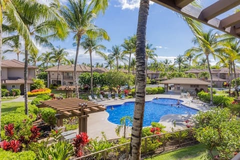 Makai Pool from Lanai