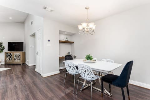 Whether you’re dining or working, this space is equipped to meet your needs with style and comfort