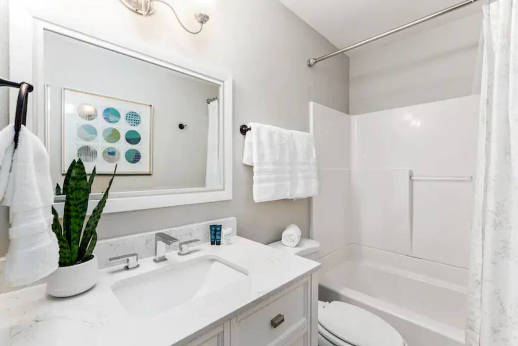 Full Bath with top notch amenities 