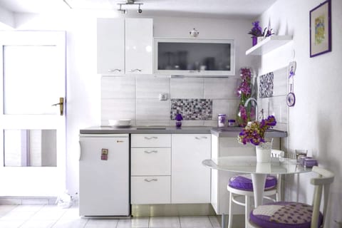 House Marie's Lavander Dream - Unit 376709-13