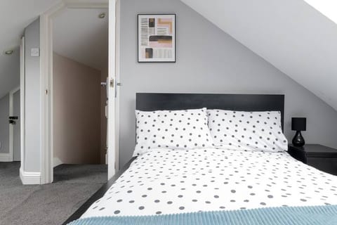 Comfy Cosy & Unforgettably Homely 2-Bed Apartment