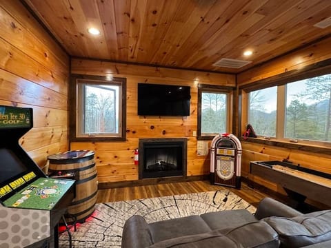 Luxury Mountain Retreat | Indoor Pool & Game Room