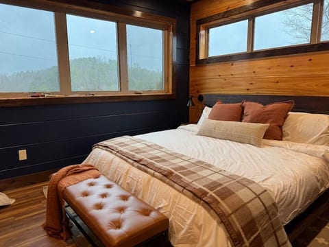 Luxury Mountain Retreat | Indoor Pool & Game Room