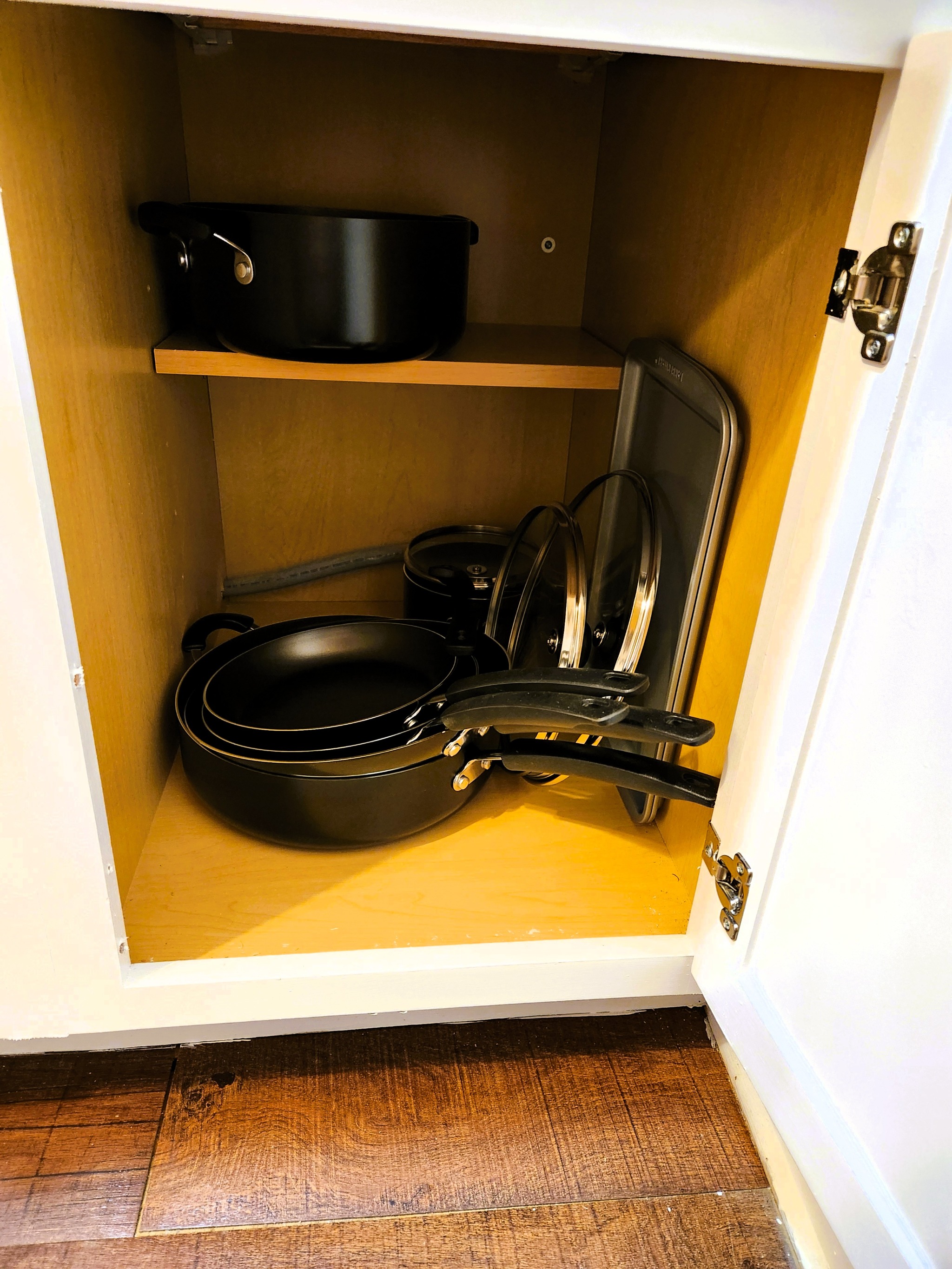 Directly on Riverwalk Downtown 2 BR King, WIFI