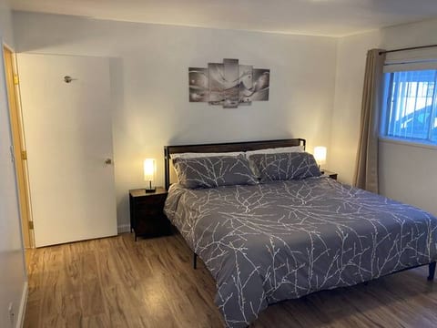 Clean, Quiet, Walkable, No Cleaning Fee