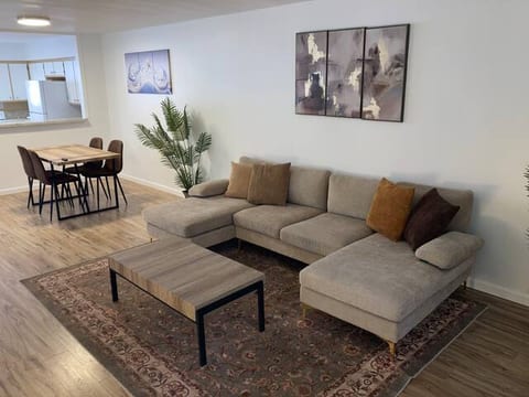 Clean, Quiet, Walkable, No Cleaning Fee