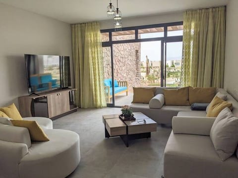 2BR Somabay Twin Villa in Mesca Near Beach & Pools