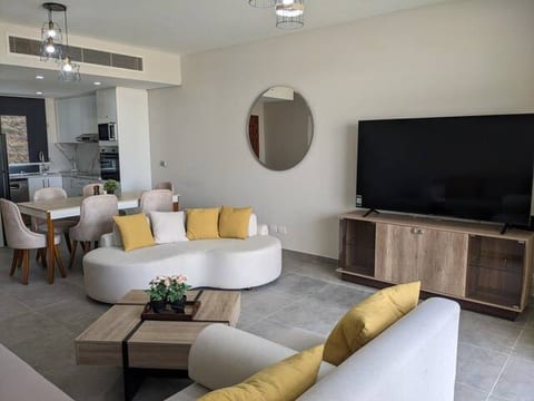 2BR Somabay Twin Villa in Mesca Near Beach & Pools