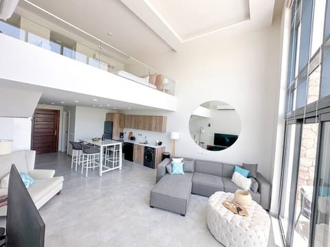 Beachfront 1BR Spacious Somabay Loft w Beach, Pool