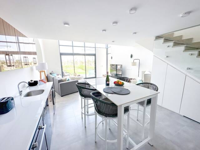 Beachfront 1BR Spacious Somabay Loft w Beach, Pool
