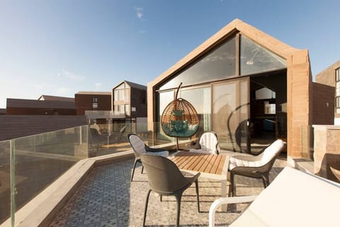 Stylish Seaview 2BR Villa with Free Pool & Beach