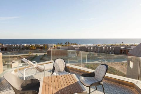 Stylish Seaview 2BR Villa with Free Pool & Beach
