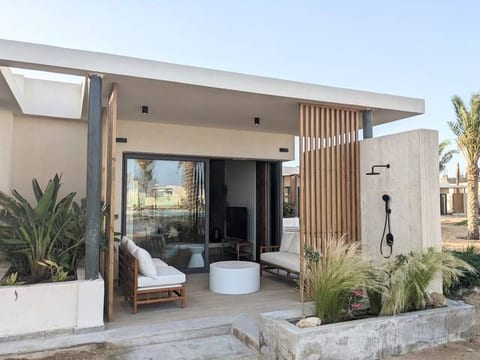 Magical Cabana Steps From Beach & Pool