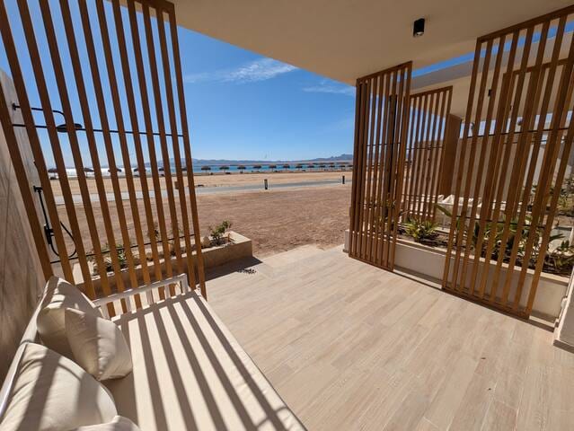 Beachfront Somabay Cabana Steps From Sea & Pool - Safaga