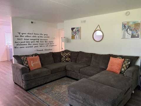 Lovely 1 bed room apartment, all to yourself.