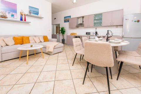 Apartment Kiara near the beach - Unit 376742-13