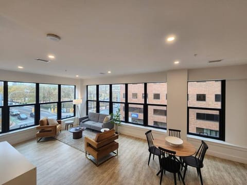 Roomy apartment in luxury amenity building