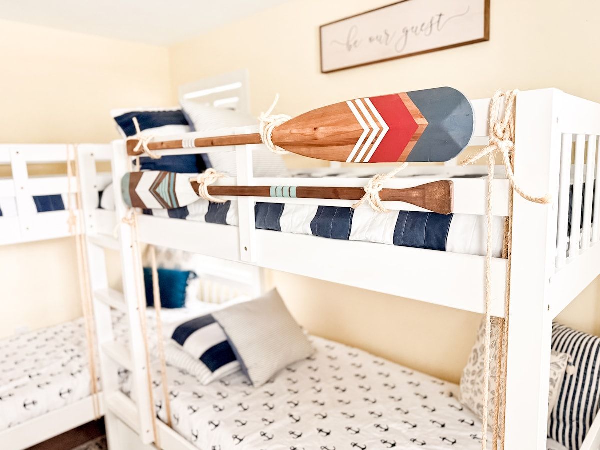 BEDROOM 4: NAUTICAL BUNK ROOM