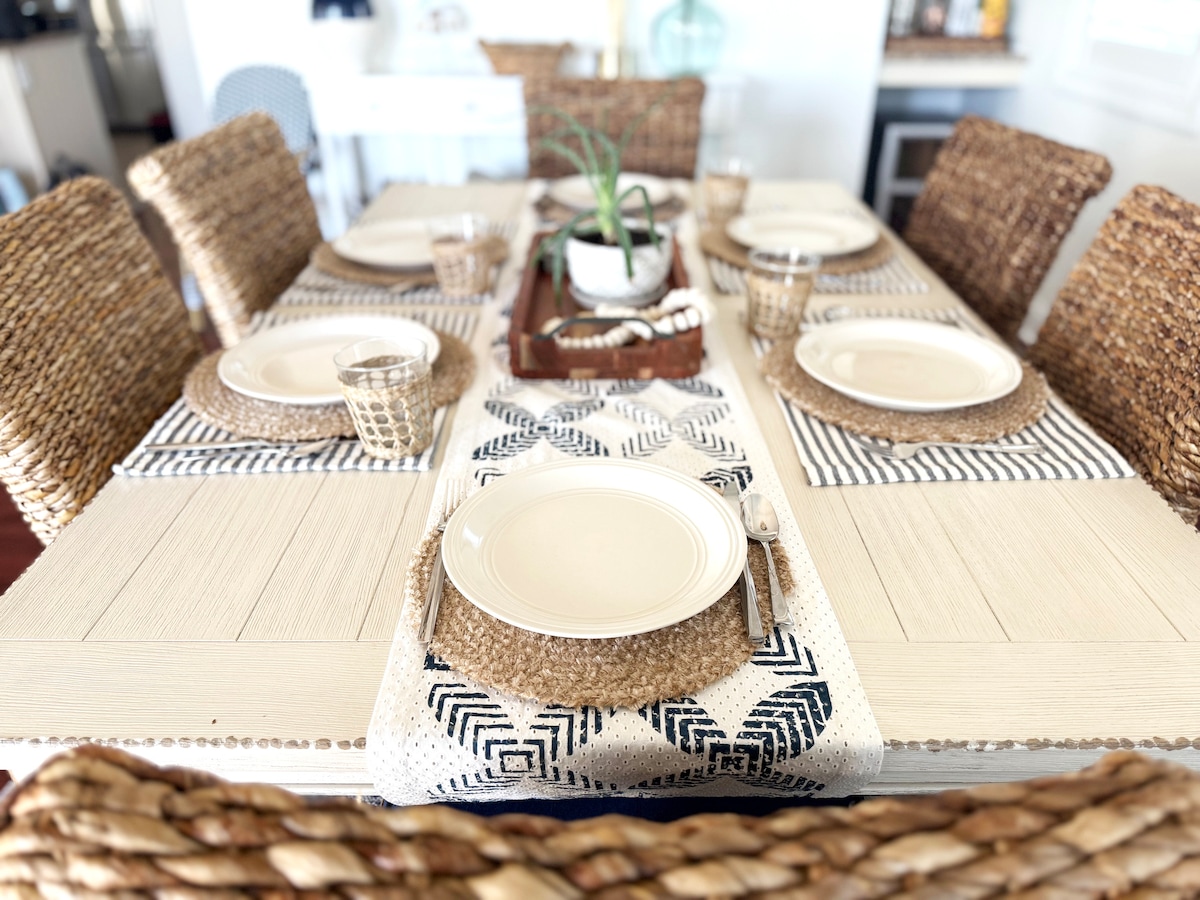 {Luxe} OCEAN VIEWS | Private Beach, Espresso Bar!