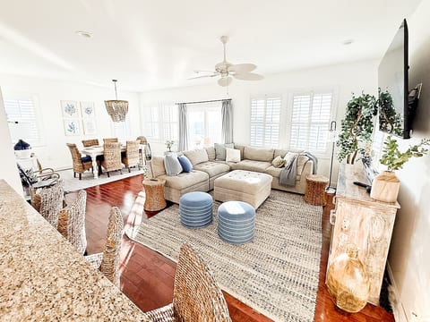 Living room image 1