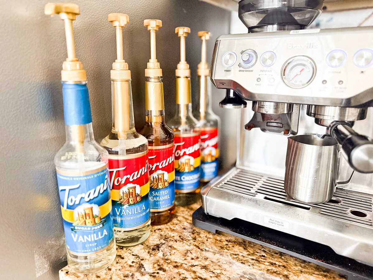 {Luxe} OCEAN VIEWS | Private Beach, Espresso Bar!