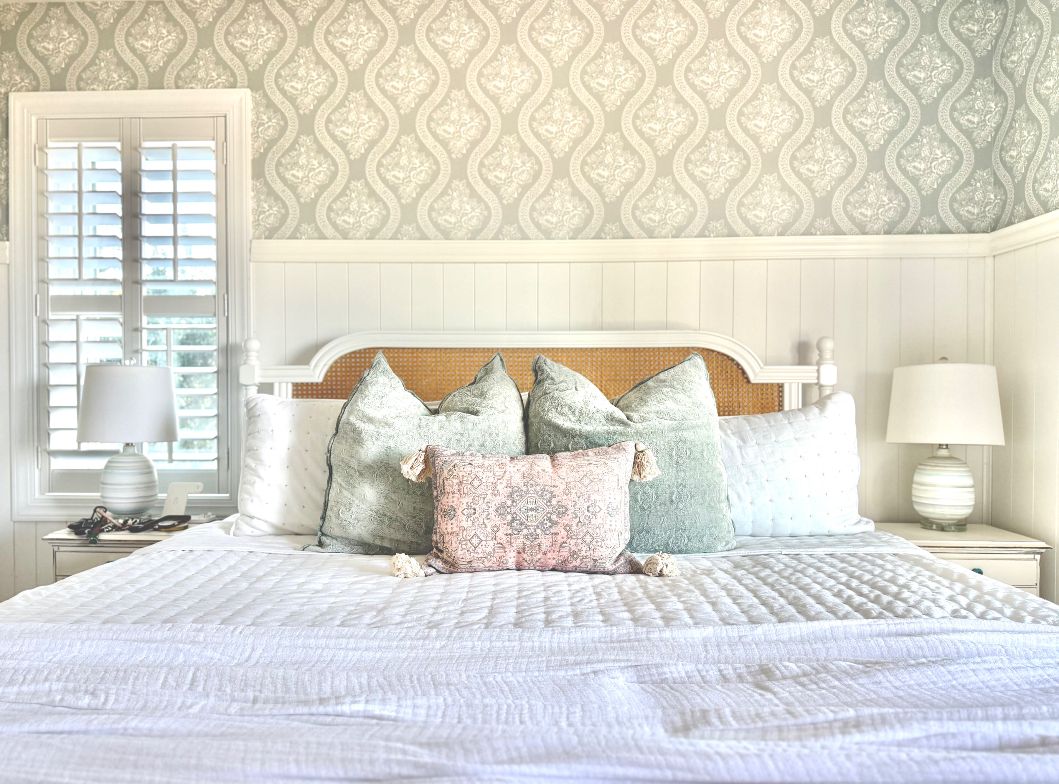 BEDROOM 2: 2ND primary suite w/ en suite bathroom